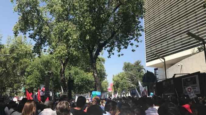 Sindicalizados de la UNAM protestan en el Senado. Noticias en tiempo real