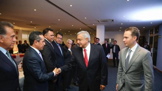 López Obrador se reúne con la Conago . Noticias en tiempo real