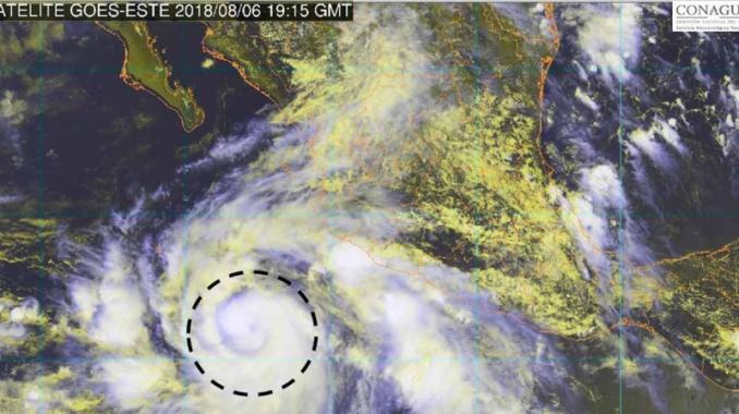 John ya es huracán categoría 1; se localiza al suroeste de Manzanillo . Noticias en tiempo real
