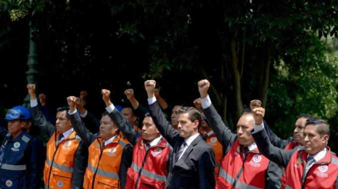 Reconoce Peña Nieto unión de población en sismo del 85 y del 19-S. Noticias en tiempo real