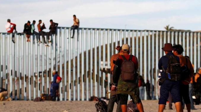 Bloquean medida de Trump para negar asilo a migrantes ilegales. Noticias en tiempo real