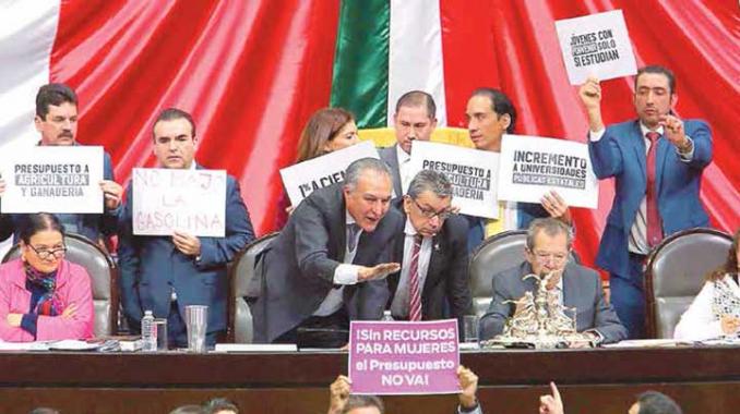 Pelean diputados por PEF 2019; el presupuesto no es piñata: Muñoz Ledo. Noticias en tiempo real