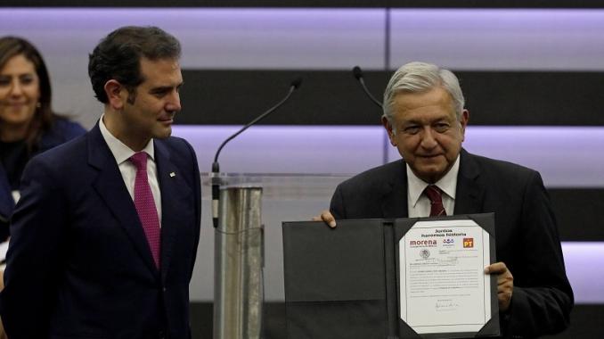 López Obrador solicita registro ante el INE de candidatura ante. Noticias en tiempo real