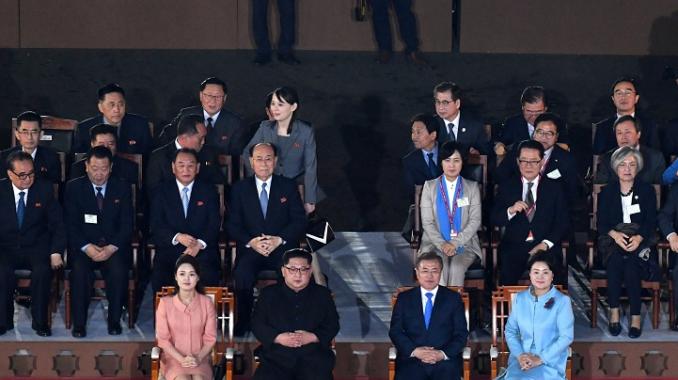 Coreas se comprometen con la desnuclearización en histórica cumbre . Noticias en tiempo real