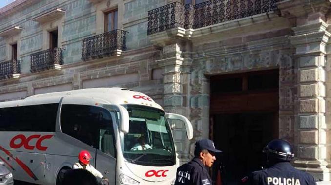 Aseguran a 40 migrantes en un autobús en Oaxaca. Noticias en tiempo real