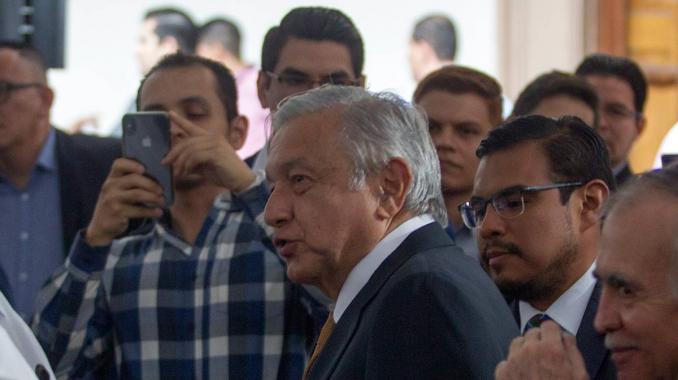 ‘No le va a faltar’, dice López Obrador a mujer que pide apoyo de Conacyt. Noticias en tiempo real